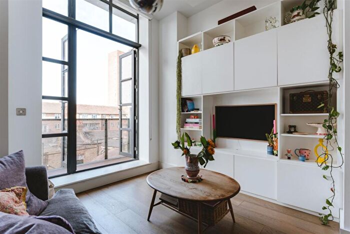 2 Bedroom Apartment For Sale In The Textile Building, Hackney, E9