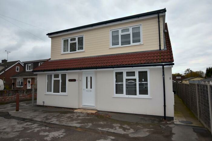 2 Bedroom Flat To Rent In Mole Road, Sindlesham, Wokingham, RG41