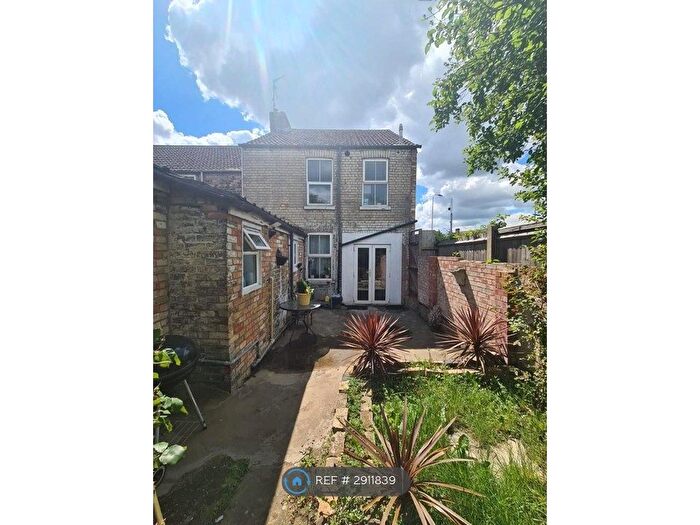 1 Bedroom Flat To Rent In Russell Street, Peterborough, PE1