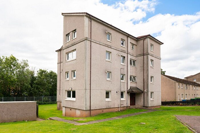 2 Bedroom Flat For Sale In Kinloss Park, Cupar, KY15