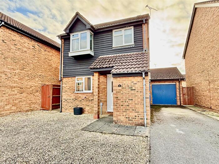 3 Bedroom Detached House For Sale In Nevis Close, Sparcells, Swindon, SN5