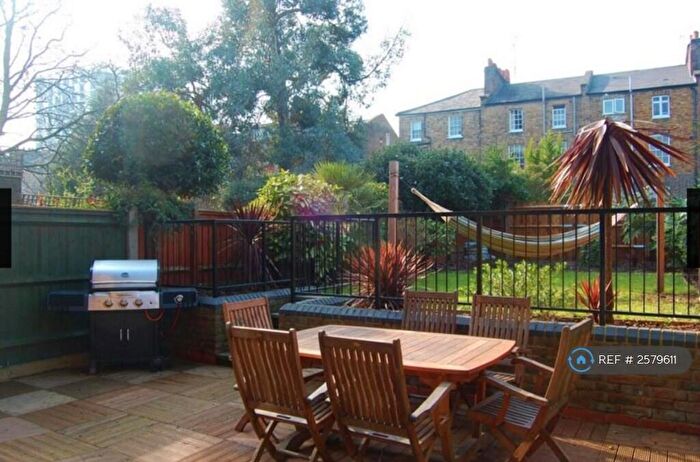2 Bedroom Flat To Rent In De Beauvoir, London, N1