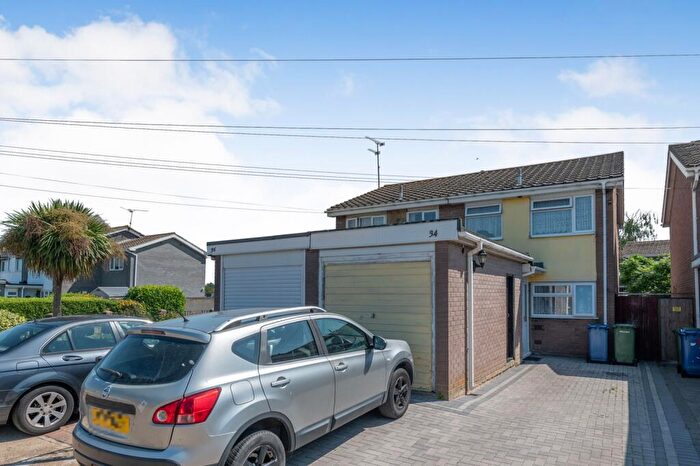 3 Bedroom Semi-Detached House For Sale In Parker Avenue, Tilbury, Essex, RM18