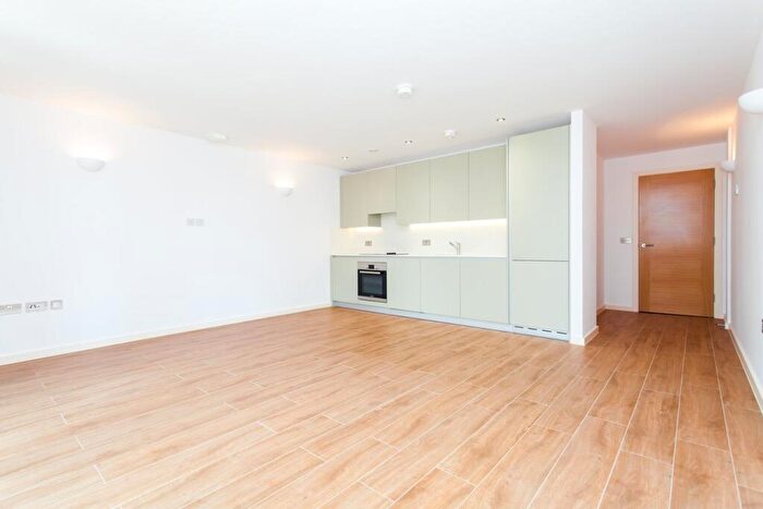 2 Bedroom Apartment For Sale In West Green Road, London, N15