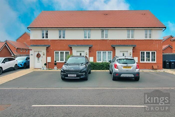 3 Bedroom End Of Terrace House For Sale In Dunnock Road, Gilden Park, Harlow, CM17