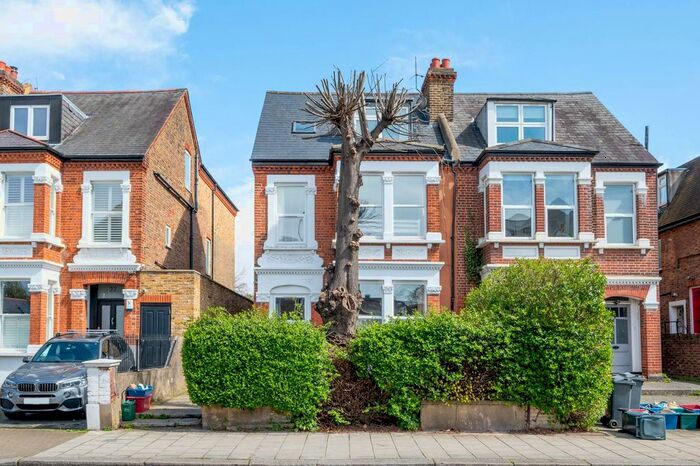 3 Bedroom Maisonette To Rent In Chiswick Lane, Chiswick, London, W4