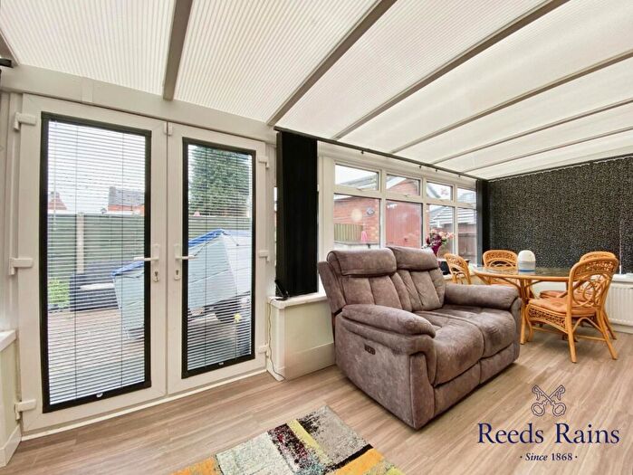 2 Bedroom Bungalow For Sale In Willow Court, Middlewich, Cheshire, CW10