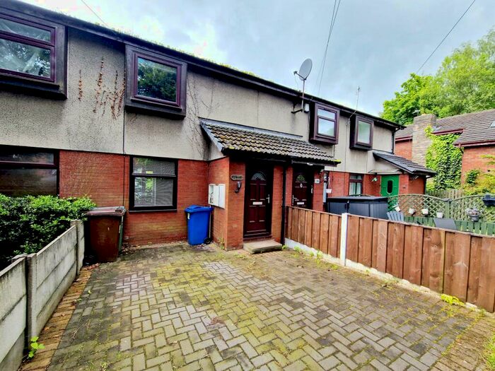 2 Bedroom Semi-Detached House To Rent In GreenHill, Prestwich, Manchester, M25