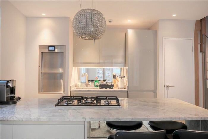 1 Bedroom Mews To Rent In Vernon Yard, London, W11