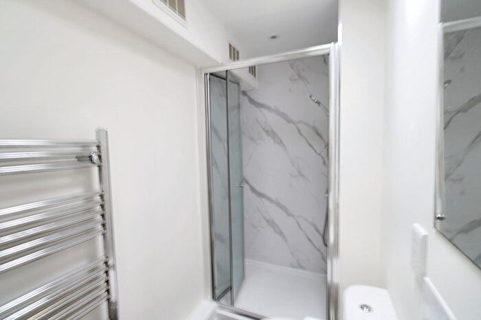 1 Bedroom Flat To Rent In The Broadway, Crowborough, East Sussex, TN6