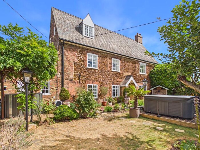 5 Bedroom Cottage For Sale In Lynn Road, Setchey, King's Lynn, PE33