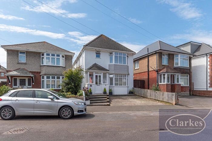 4 Bedroom Detached House For Sale In King Edward Avenue, Bournemouth, BH9