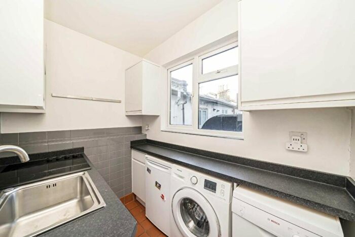 2 Bedroom Flat To Rent In Choumert Road, Peckham, SE15
