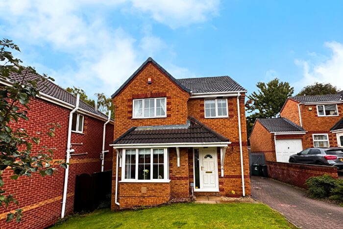 3 Bedroom Detached House For Sale In Roseate Green, Morley, Leeds, LS27
