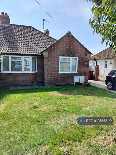 2 Bedroom Bungalow To Rent In Oak Avenue, Chichester, PO19