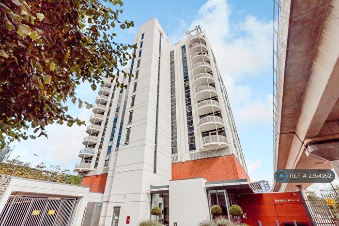 2 Bedroom Flat To Rent In Blackwall Way, London, E14