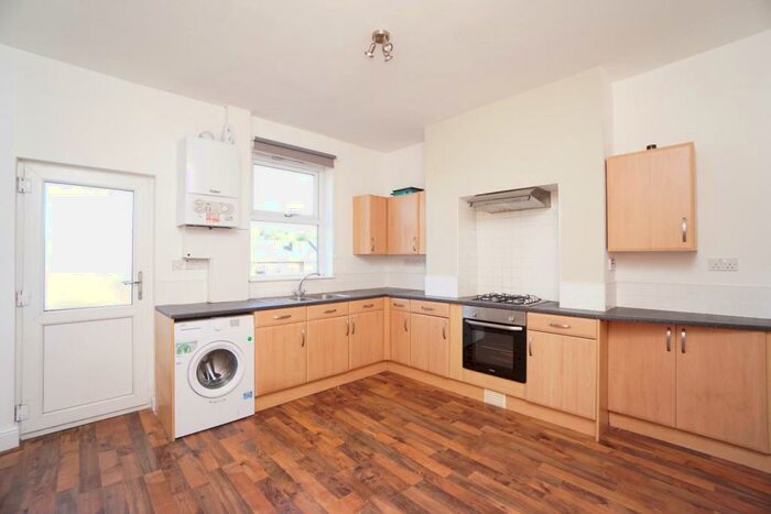 3 Bedroom Terraced House To Rent In Upper Valley Road, Sheffield, S8