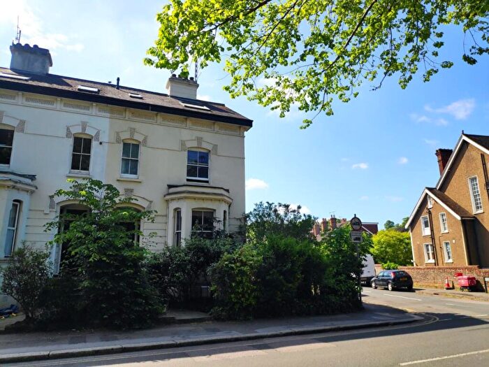 2 Bedroom Flat To Rent In Hatchlands Road, Redhill, RH1