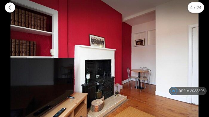 2 Bedroom Flat To Rent In Eyre Place, Edinburgh, EH3