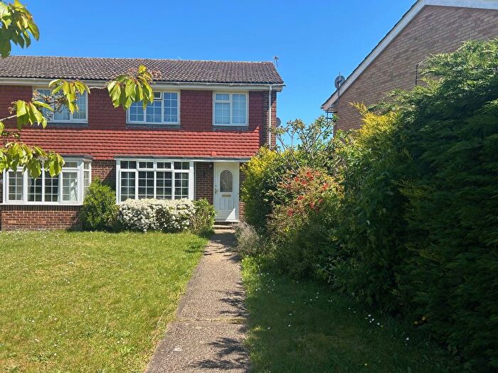 3 Bedroom Semi-Detached House For Sale In Dorchester Close, Cranbrook Drive, Maidenhead, Berkshire, SL6