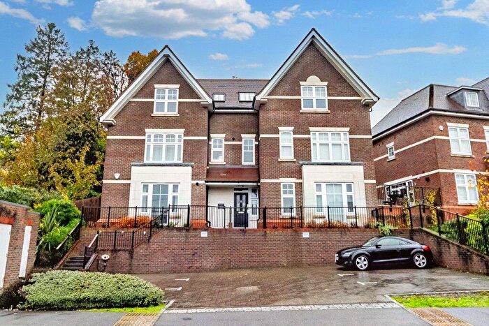 1 Bedroom Apartment For Sale In St. Monicas Lodge, St. Monicas Road, Kingswood, KT20