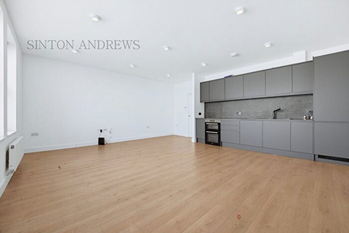2 Bedroom Flat To Rent In The Broadway, London, W13