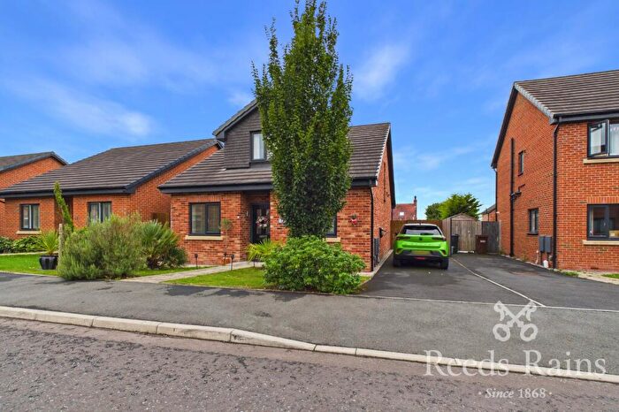 3 Bedroom Bungalow For Sale In Brickfield Place, Leyland, Lancashire, PR25