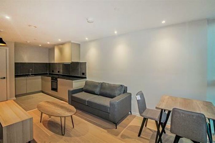 1 Bedroom Apartment To Rent In City Gardens, M15