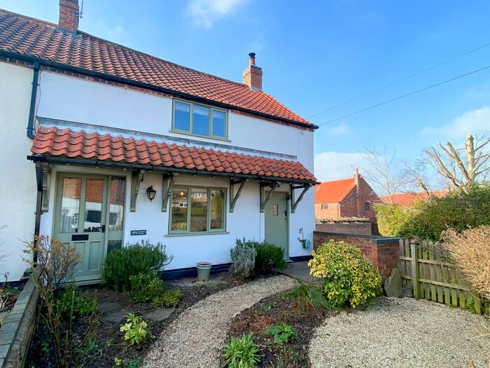 2 Bedroom Semi-Detached House For Sale In Main Street, Willoughby-On-The-Wolds, LE12