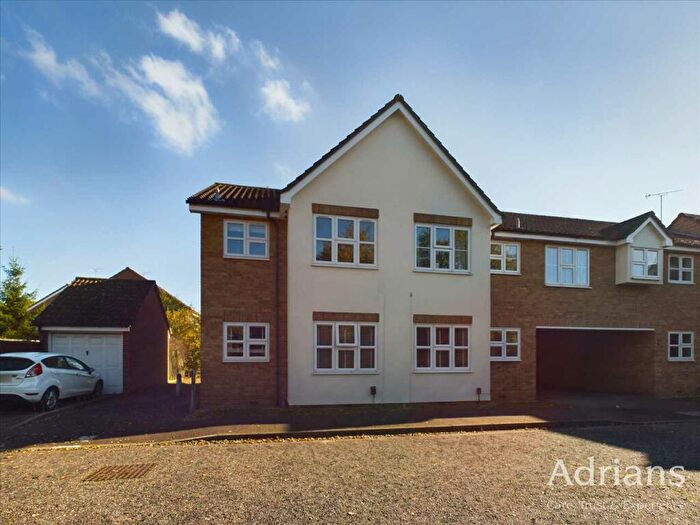 1 Bedroom Flat For Sale In Fulcher Avenue, Chelmer Village, Chelmsford, CM2