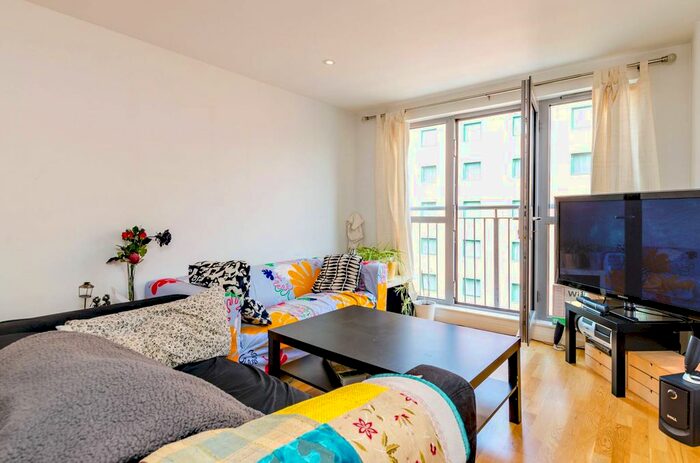 2 Bedroom Flat To Rent In Church Street East, Woking, GU21