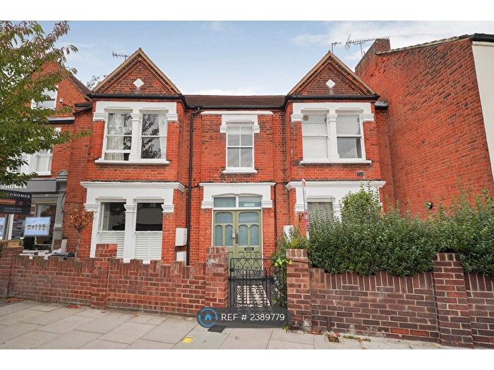 2 Bedroom Flat To Rent In Thames Road, London, W4