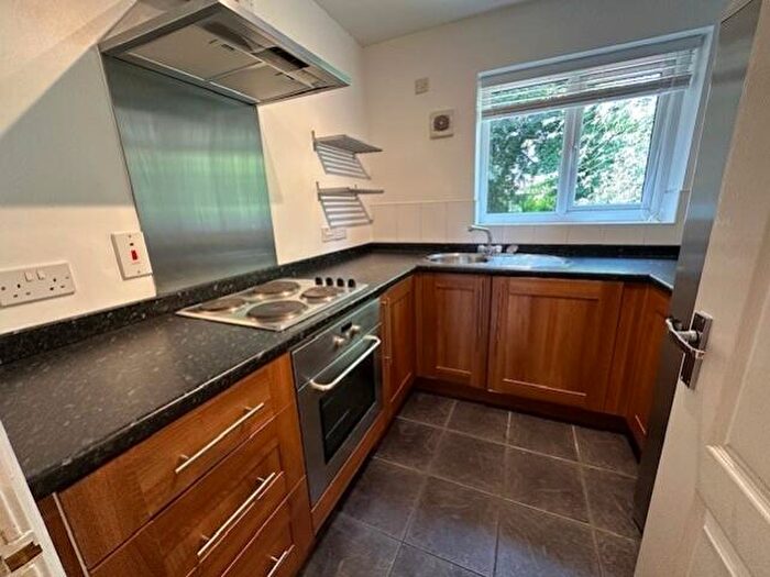 2 Bedroom Flat To Rent In Beaufort Place, Evans Close, Didsbury, M20