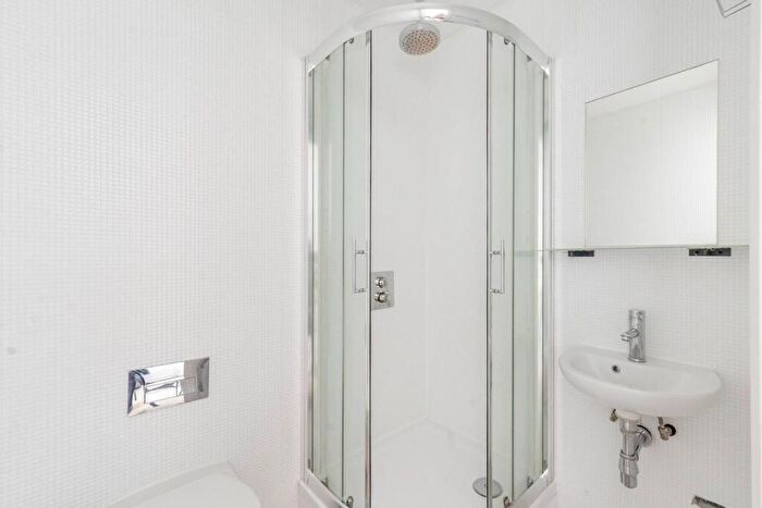 Studio To Rent In College Road, Harrow, HA1