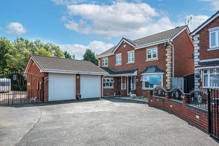 4 Bedroom Detached House For Sale In Narraway Grove, Tipton, DY4