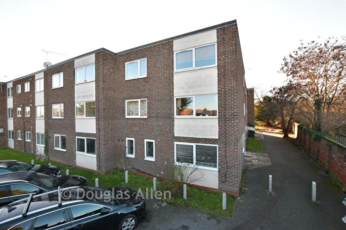 2 Bedroom Flat For Sale In Chaplaincy Gardens, Hornchurch, Essex, RM11