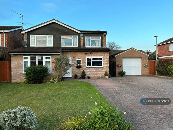 4 Bedroom Detached House To Rent In Woodrow Drive, Wokingham, RG40