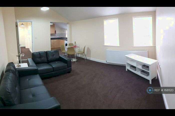 2 Bedroom Flat To Rent In Palatine Road, Manchester, M22