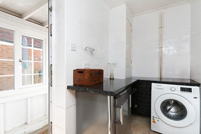 4 Bedroom Detached House For Sale In Grimston Avenue, Folkestone, CT20