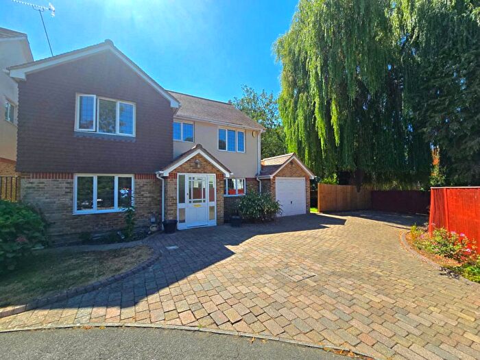 4 Bedroom Detached House To Rent In The Drive, Uxbridge, UB10