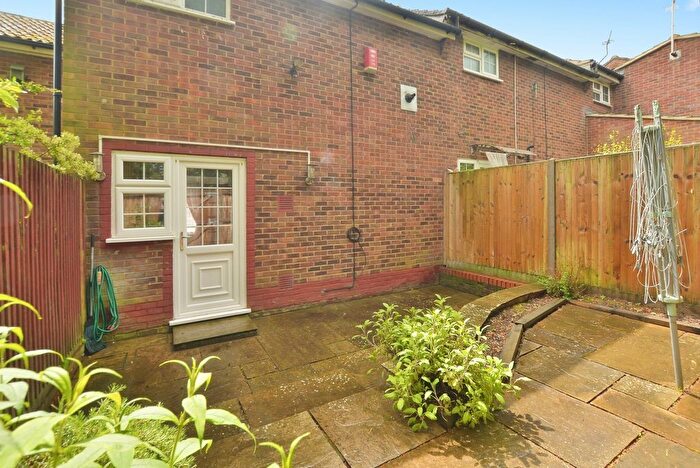 2 Bedroom Detached House For Sale In Nutley Close, Ashford, Kent, TN24
