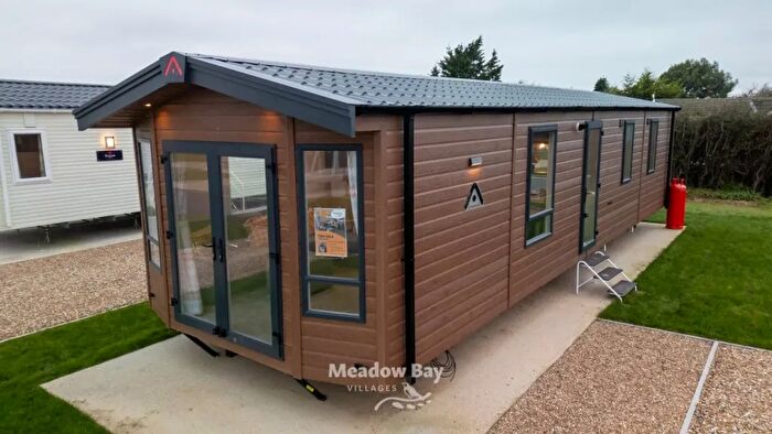 2 Bedroom Park Home For Sale In Manor Road, Hayling Island, PO11