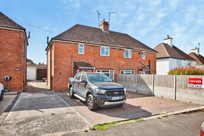 3 Bedroom Semi-Detached House For Sale In Matthews Road, Yeovil, BA21