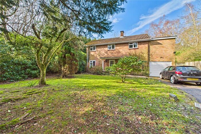 3 Bedroom Detached House For Sale In Balcombe Road, Pound Hill, Crawley, West Sussex, RH10