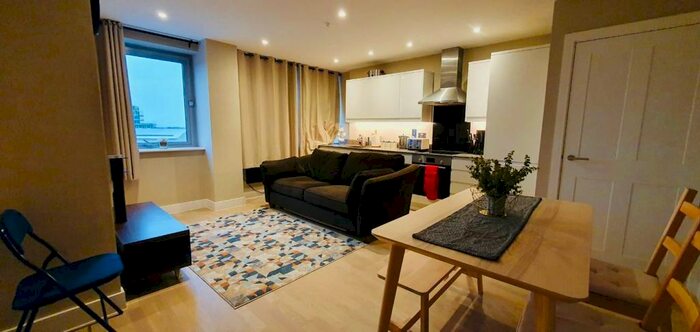 2 Bedroom Flat To Rent In Southchurch Road, Southend-On-Sea, SS1