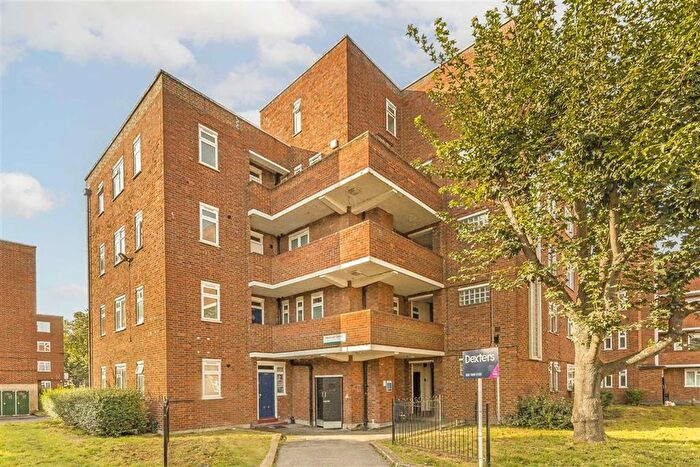 2 Bedroom Flat To Rent In Neckinger Estate, London, SE16
