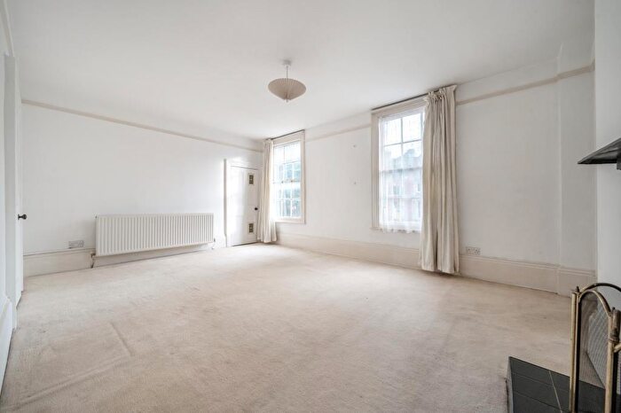 2 Bedroom Flat To Rent In Banbury, Oxfordshire, OX16