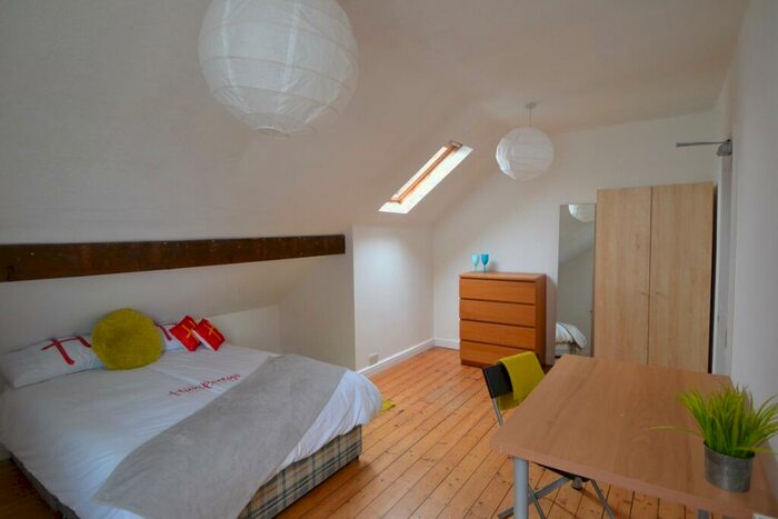 5 Bedroom Semi-Detached House To Rent In North Road, West Bridgford, NG2