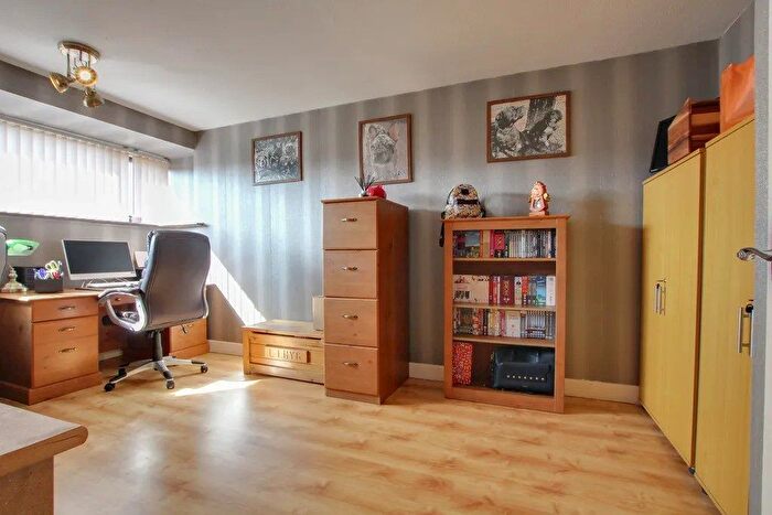 3 Bedroom Semi-Detached House To Rent In Basildon, SS16