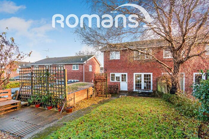 3 Bedroom Semi Detached House To Rent In Pilgrims Close, Farnham, GU9